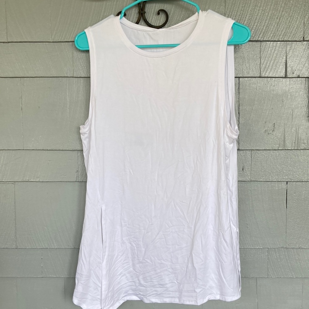 Fabletics Alia Tied Tank, NWT, white, size medium